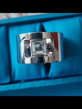 Tocara Modern Wide Silver Ring with Square Diami Diamond Stone